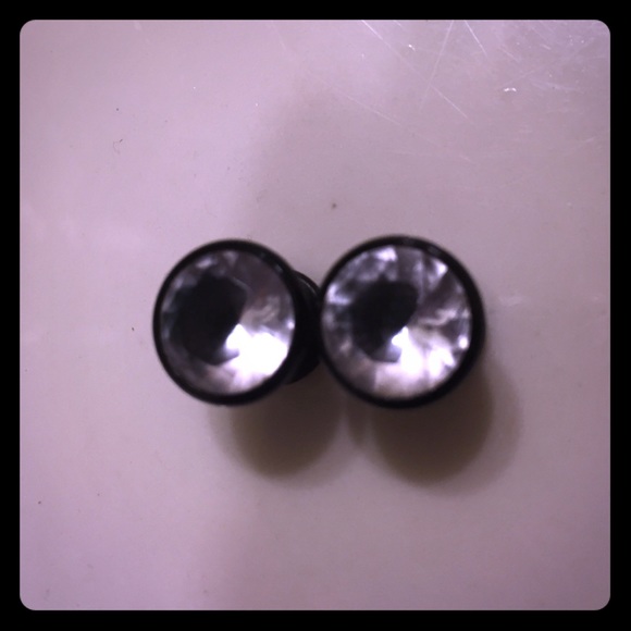 Diamond plugs