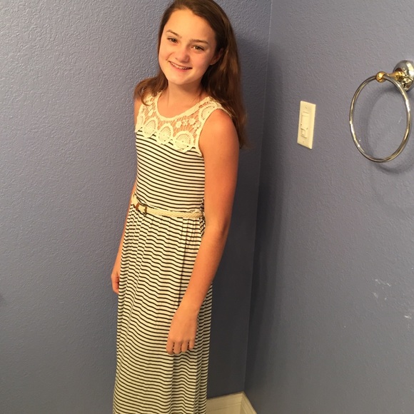 Full length dress - Picture 2 of 3