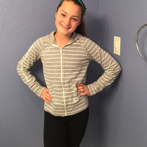 Under armor sweatshirt - Picture 1 of 3