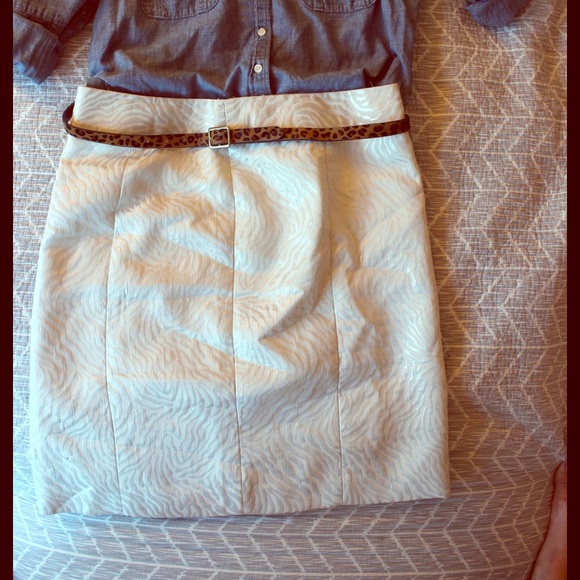 White Jaquard Pencil Skirt