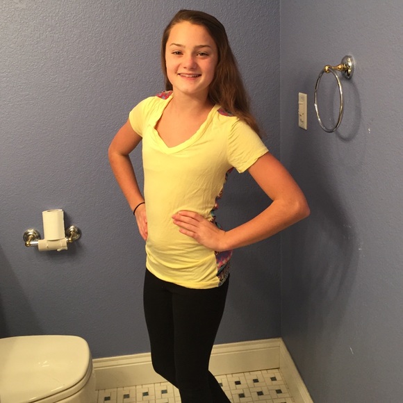 Yellow tribal shirt - Picture 2 of 3