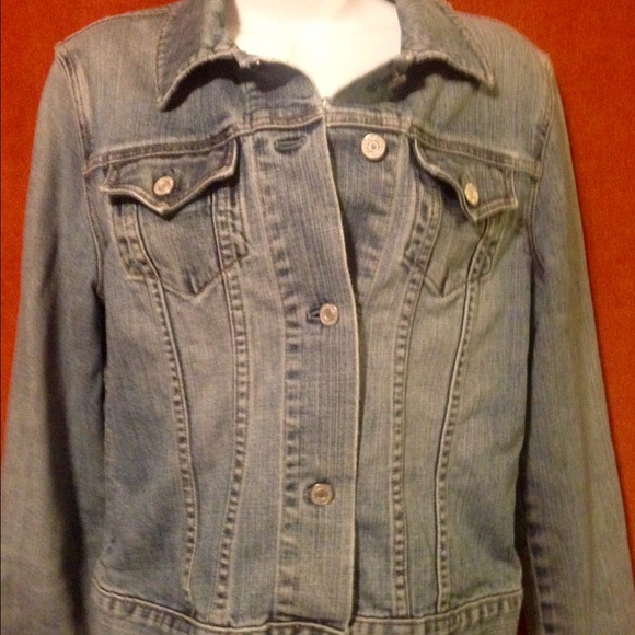 Timeless Gap jean jacket💘