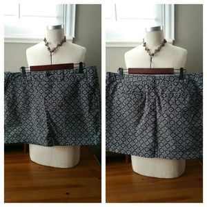 Old Navy Black and white Print Skirt