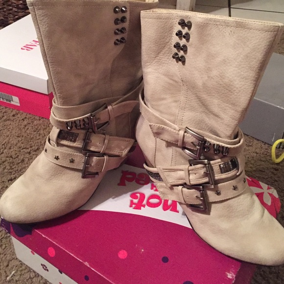 Ankle boots