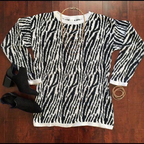 Vintage Graphic Zebra Print Oversize Sweater