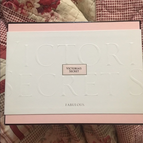 VS Fabulous Gift Set