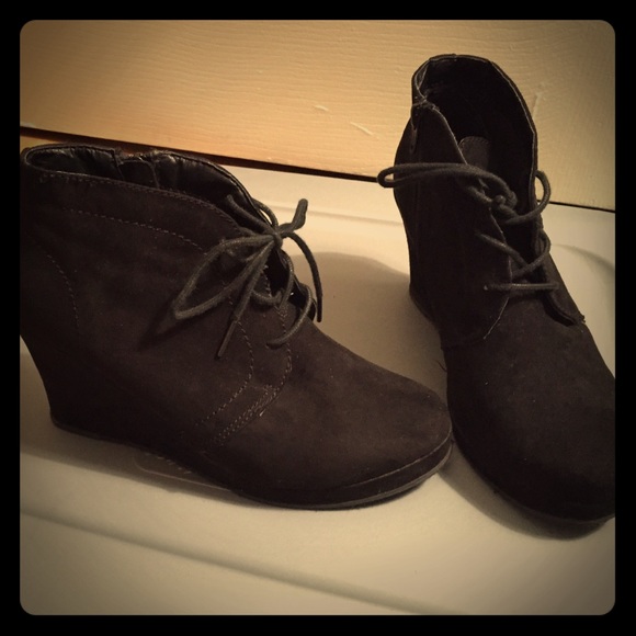 Black Mossimo boots FOR 2Slayer2 ONLY
