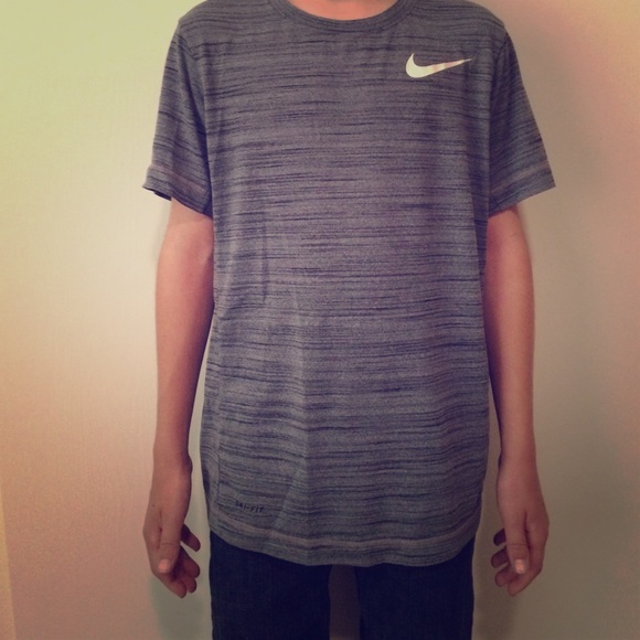 Nike Dri-Fit Shirt (Gray)