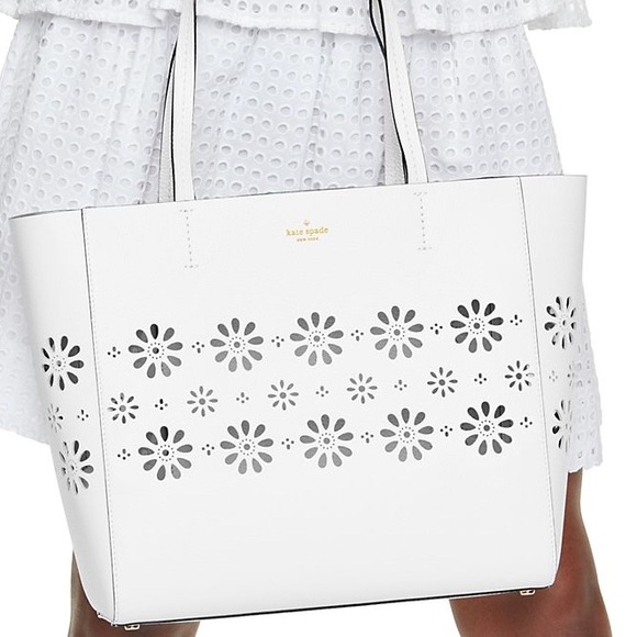 Meet your Posher, Stephanie - Picture 3 of 4