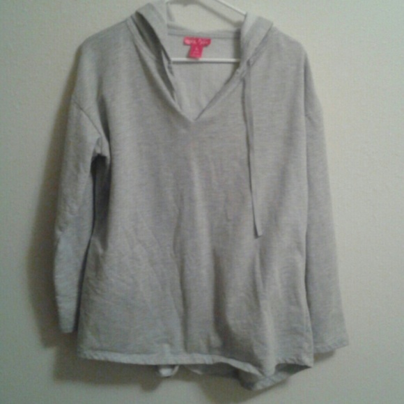 Grey sweatshirt