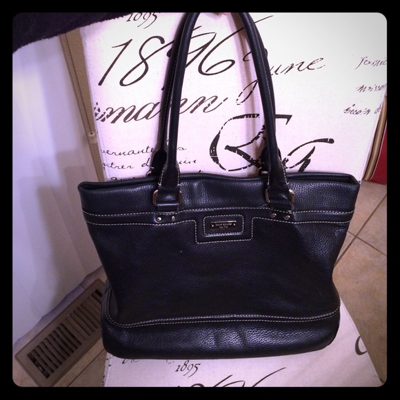 kate spade Handbags - Fabulous Kate Spade Black Leather Purse