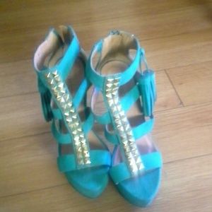 Shoedazzle emerald green caged heels