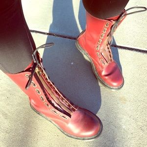 14 Eye DOC MARTENS Rimba Boot