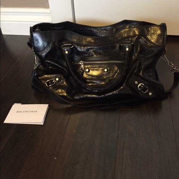 Bundle of 2 purses