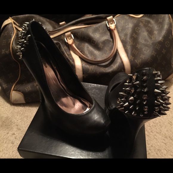 ZigiSoho Heels - Picture 1 of 1