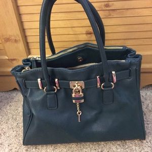 Genuine Aldo purse Forest green