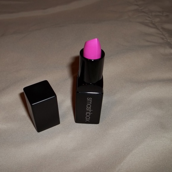 SMASHBOX BE LEGENDARY LIPSTICK MAGENTA MATTE FS