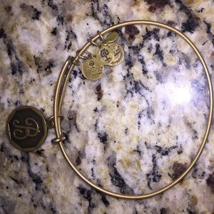 B charm Alex & ani