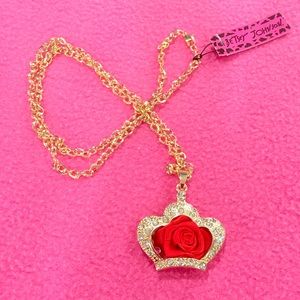 BETSEY JOHNSON NECKLACE