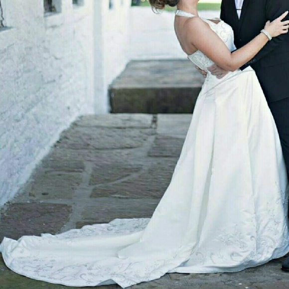 WEDDING DRESS - Picture 4 of 4