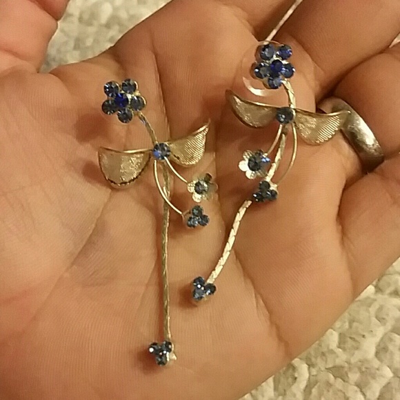 blue prom earings - Picture 2 of 4