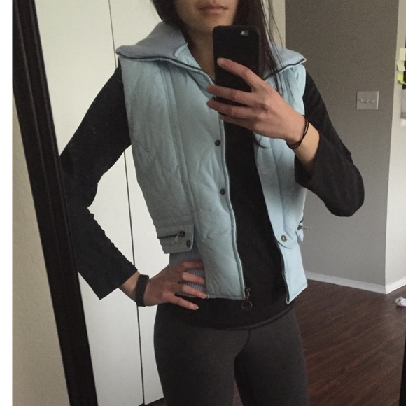 NWOT Solow Baby Blue Hooded Quilted Vest - Picture 2 of 4