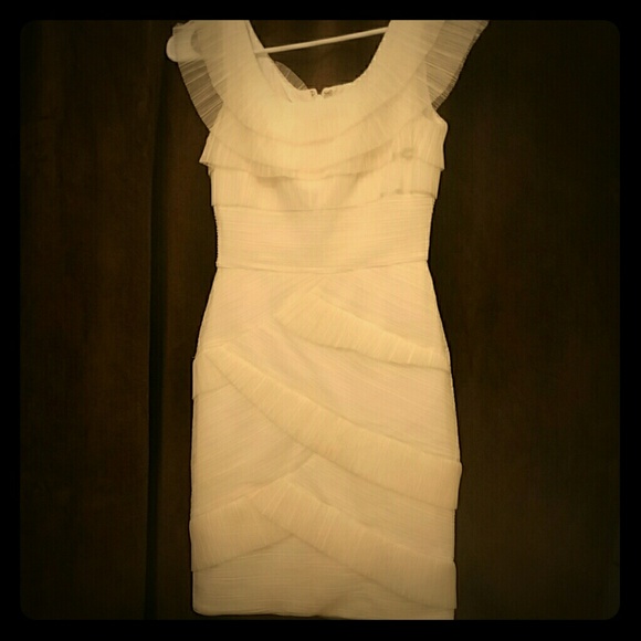Elegant BCBGMAXAZRIA cream dress