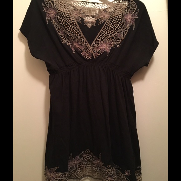 Pretty BCBGMaxAzria top