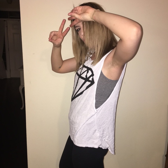 Diamond Muscle Tank - Picture 2 of 2