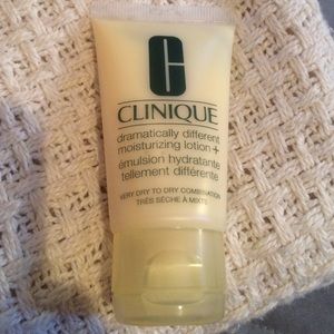 Clinique Makeup - Clinique Cosmetic Bag Clinique Makeup - Clinique Cosmetic Bag