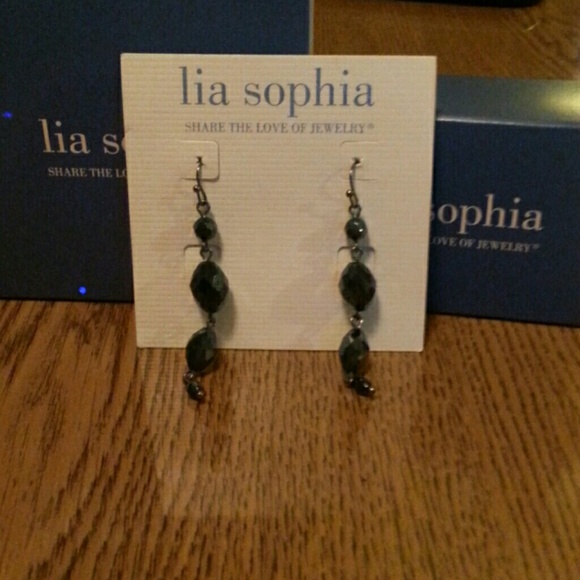 NWT LIA SOPHIA "PLUSH" EARRINGS