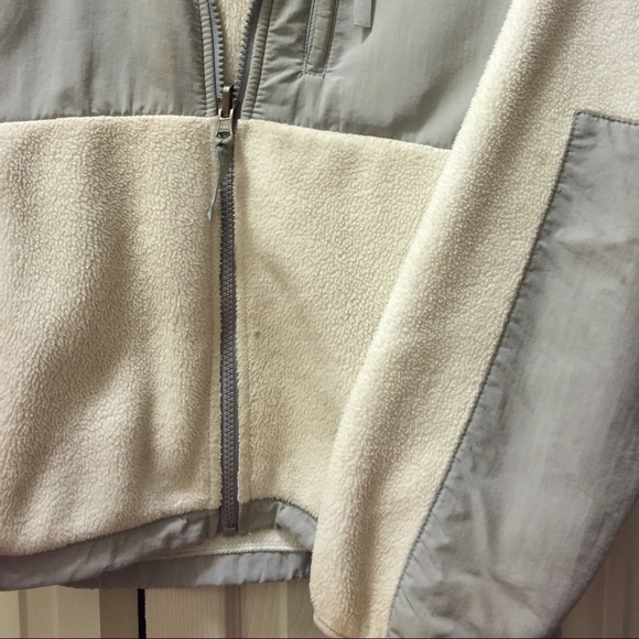 White and gray North Face Denali jacket - Picture 3 of 3