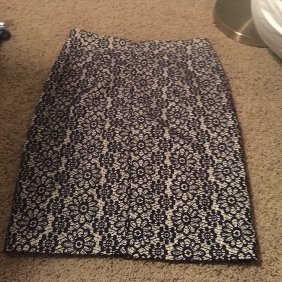 Banana republic skirt. - Picture 2 of 3