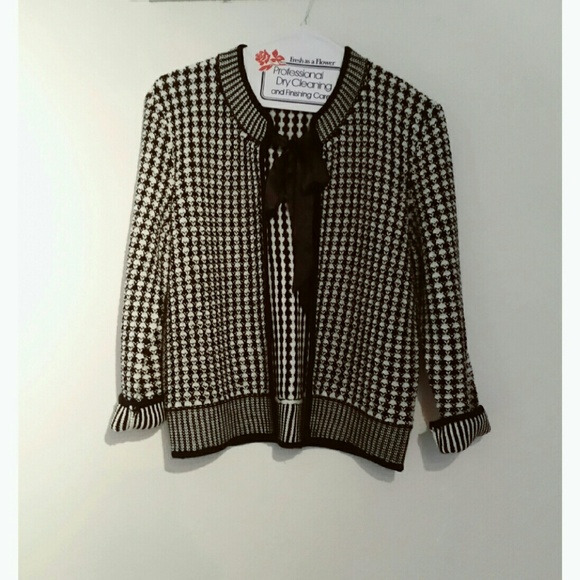 FLASH SALE Vintage Cardigan in amazing condition