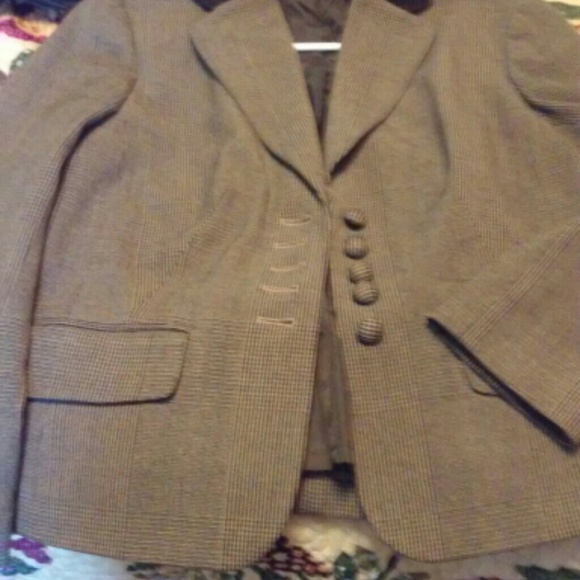 Buttoned up vest - Picture 2 of 2