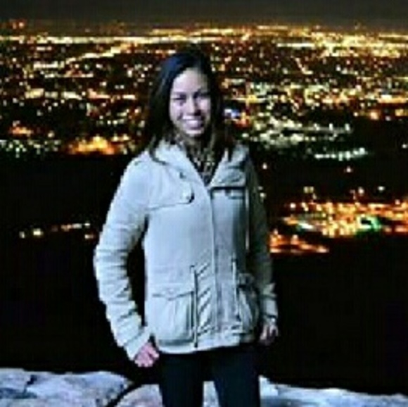 Meet your Posher, Jesenia