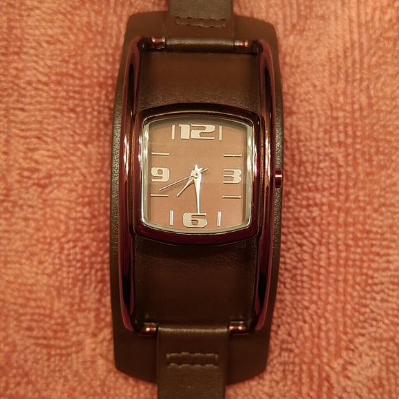 Woman's Watch - Picture 2 of 3