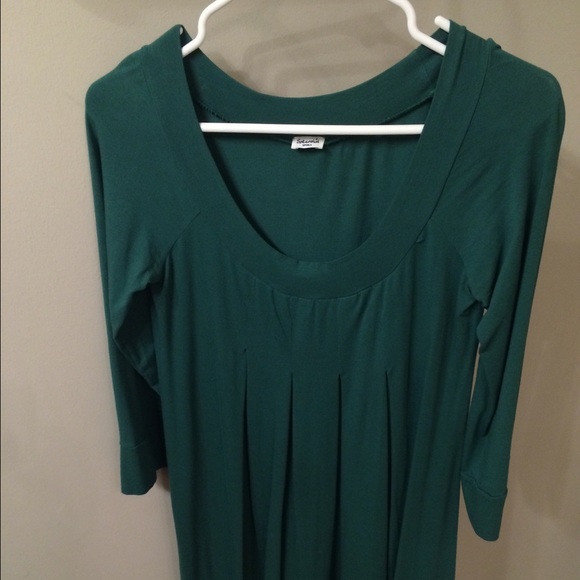 Emerald colored Splendid dress so flattering
