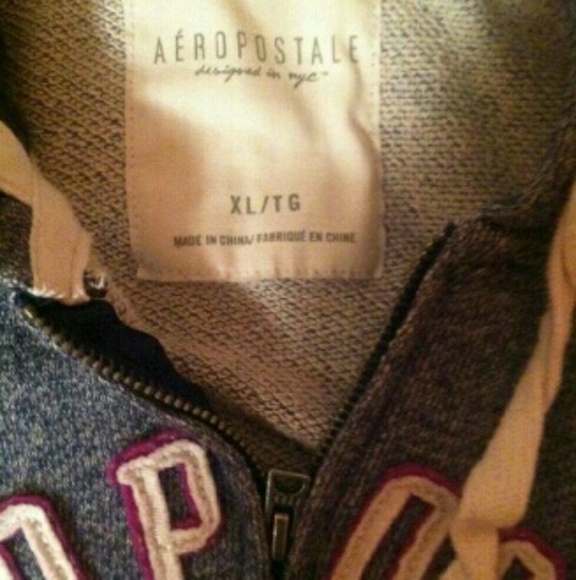 Nice zip up hoodie - Picture 2 of 2