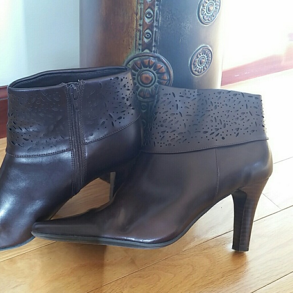 Shoes - 10 - Brown Boots