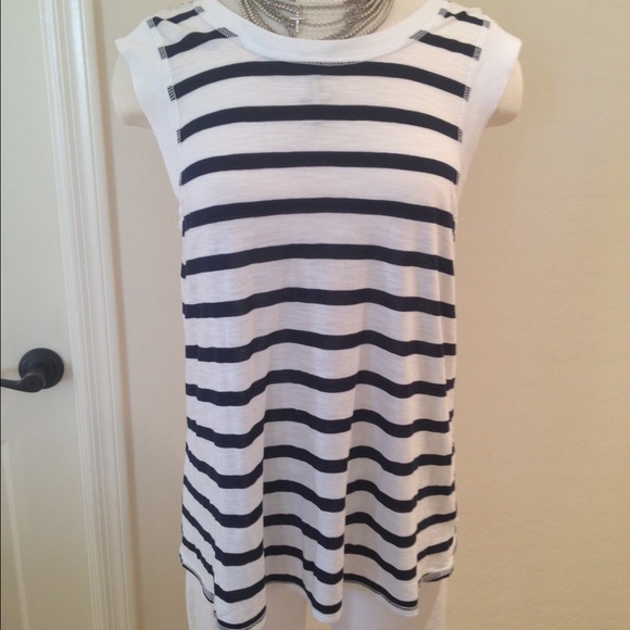 Michael Stars sleeveless crewneck top - Picture 1 of 3