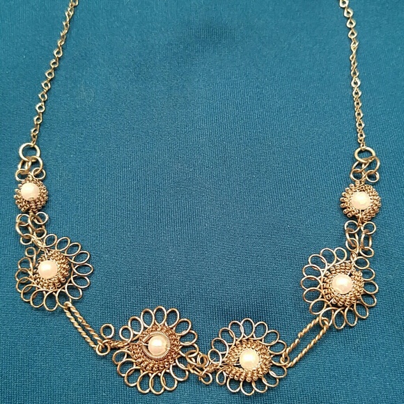 Neclace, Bracelet, Earing Set - Picture 4 of 4