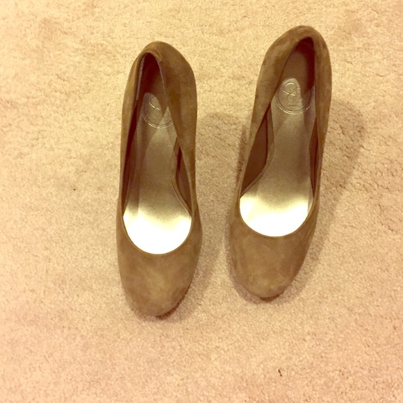 Tan heels