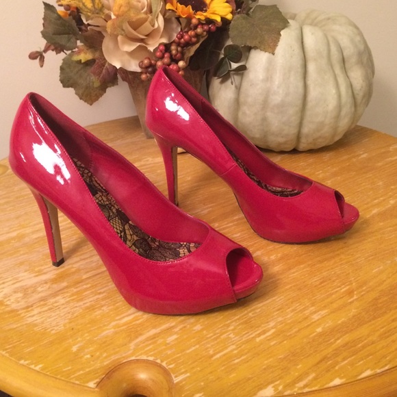 Shoes - Picture 2 of 4
