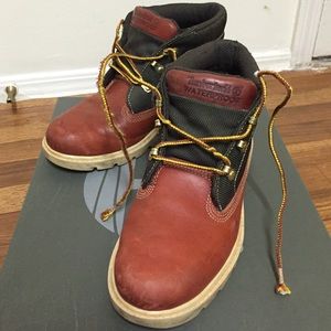 LADIES BROWN/RUST COLOR TIMBERLAND BOOTS SIZE 8🍁