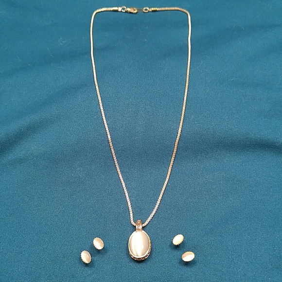 Necklace/Earing Set - Picture 1 of 3