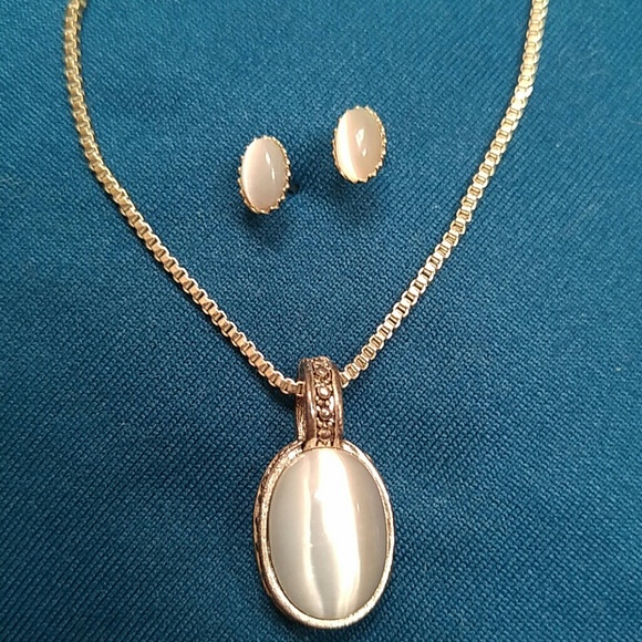 Necklace/Earing Set - Picture 2 of 3