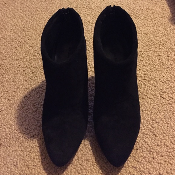 Banana Republic Cruz Suede Ankle Booties - Picture 2 of 4