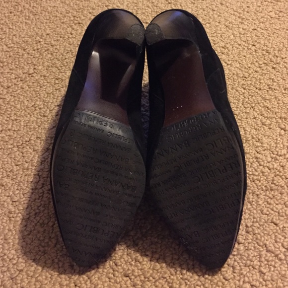 Banana Republic Cruz Suede Ankle Booties - Picture 4 of 4