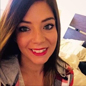 Meet your Posher, Melissa